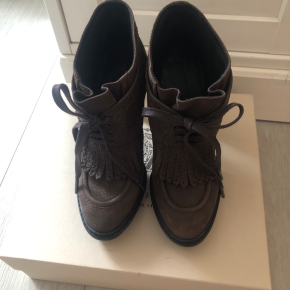 Burberry stilettos - Picture 2 of 8